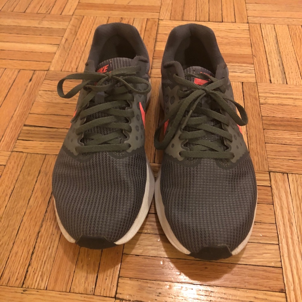 NIKE Downshifter 7 • Size 9 ✔️ Gently Worn - Picture 2 of 8